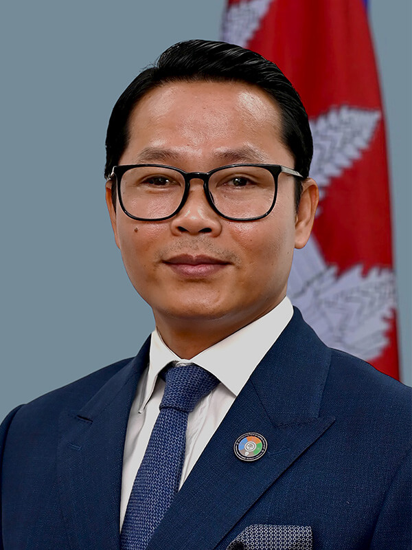 H.E KAN Channmeta face photo